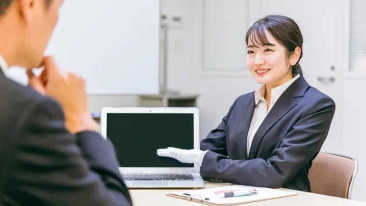 女性