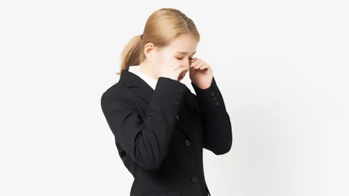 泣いてる女性