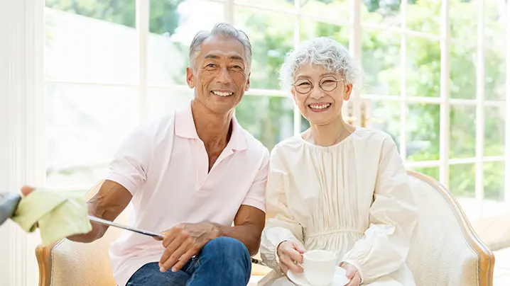 笑顔の夫婦