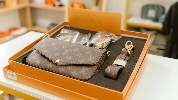 ヴィトン 財布の画像