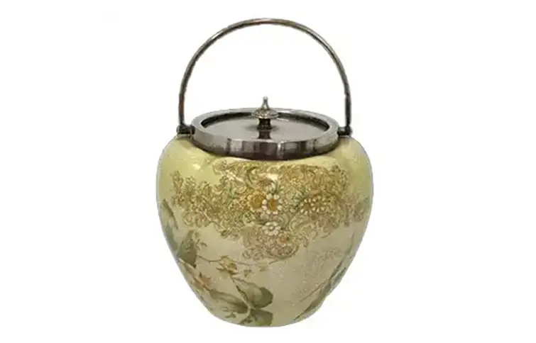 ロイヤルドルトン
アンティーク 壺