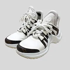 LOUIS VUITTON【ルイヴィトン】
アークライト モノグラム ブラウン