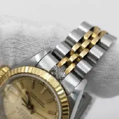 フラッシュフィットが取れている時計