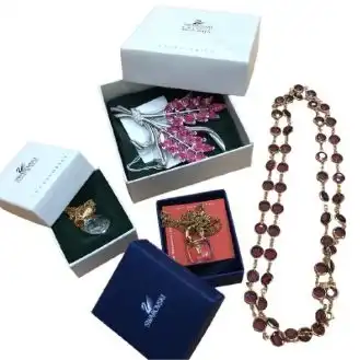 スワロフスキー アクセサリー
ブローチ ネックレスセット