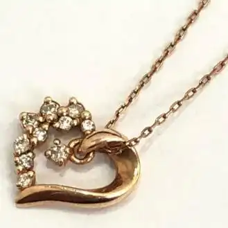 4°C アクセサリー
カナル4°C ネックレス K10
ハートモチーフ メレダイヤモンド