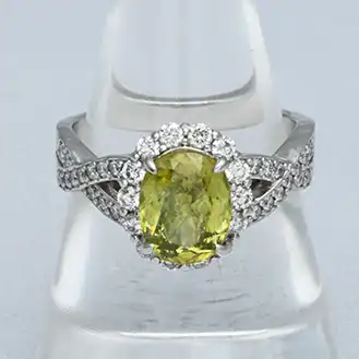 スフェーン リング pt900 宝石2.29ct D0.60ct