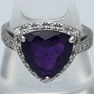 宝石 リング k18 宝石4.6ct D0.2ct