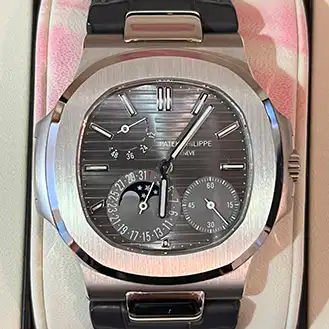 パテック フィリップ
 ノーチラス プチコンプリケーション K18WG 5712G-001 自動巻 腕時計