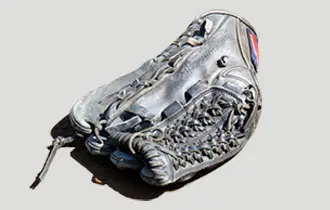 使い込んだグローブ